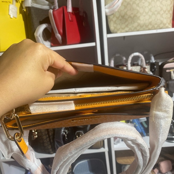 mk double zip crossbody - Picture 2 of 4